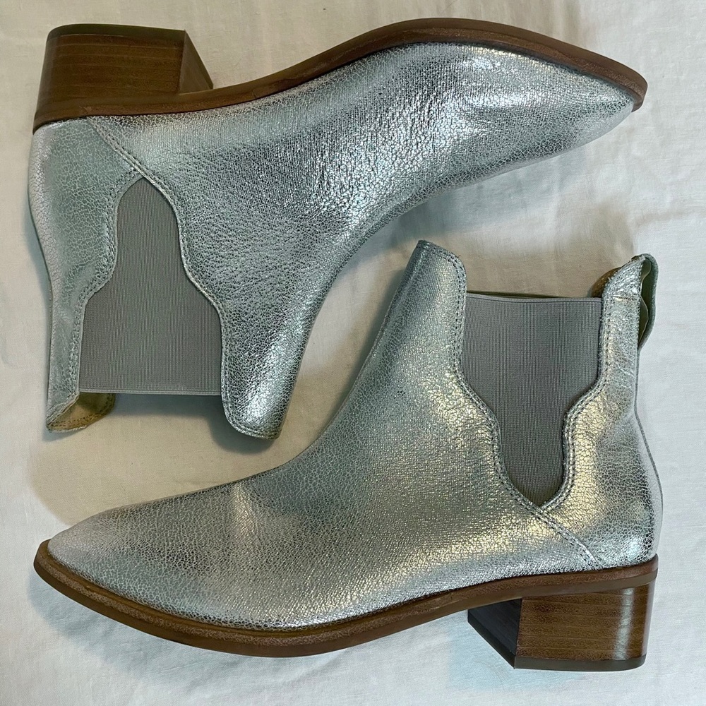 Brand New Soludos Marfa Chelsea bootie in Silver